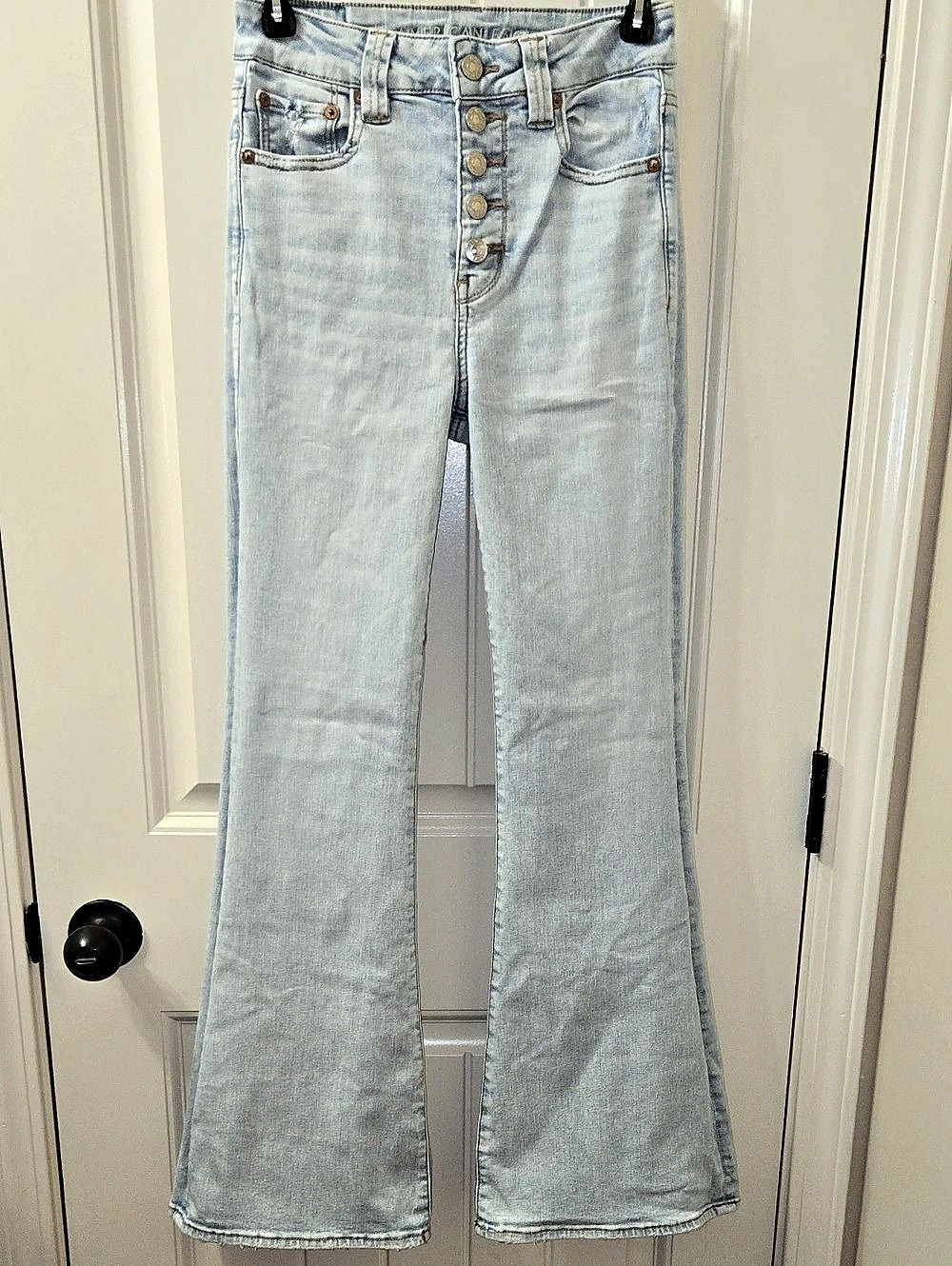 American Eagle Super Hi-Rise Flare Jeans in Blue Size 4